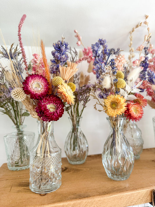Dried flower bunch and vase
